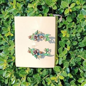 Flower crystal earrings